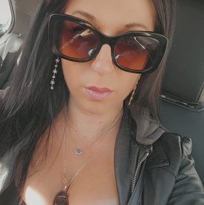 Meet your Posher, Christina